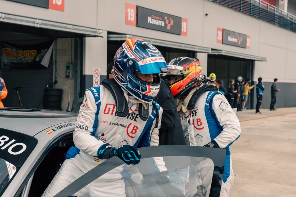 Borja y Barambio, listos para la acción en el circuito de Navarra