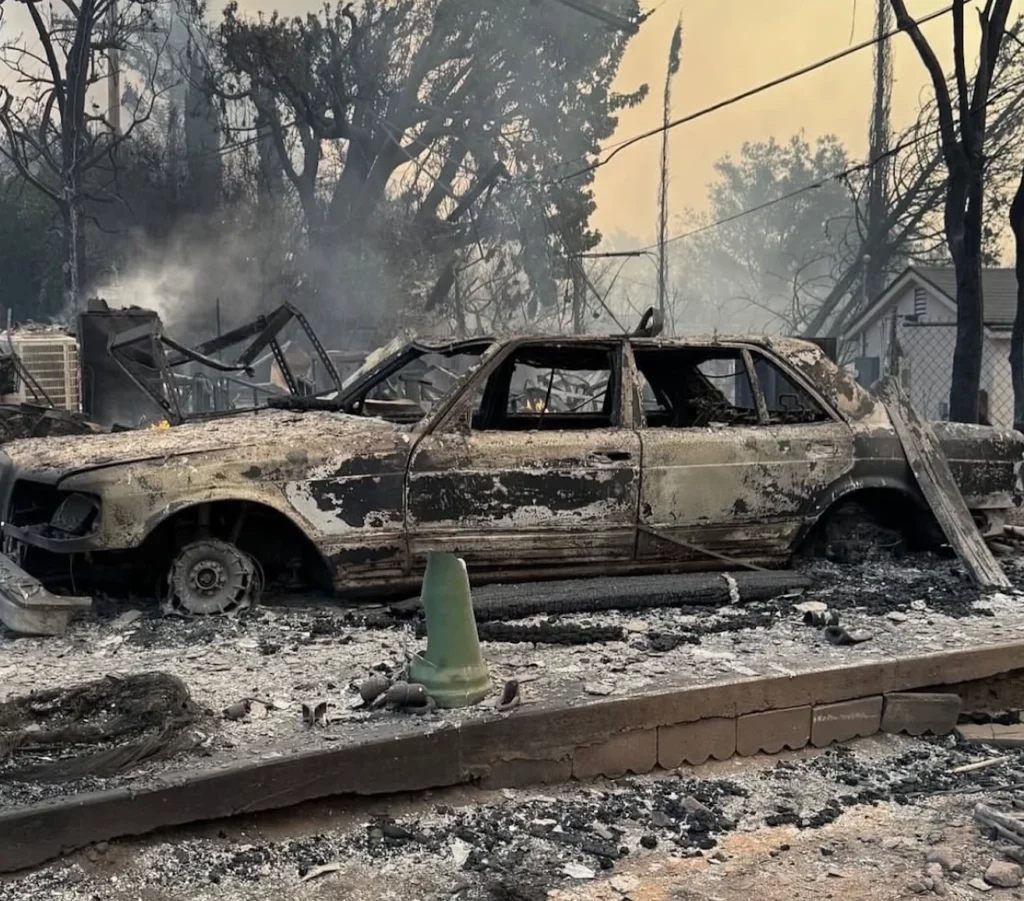 Mercedes Clase S w126 tras el paso del incendio.