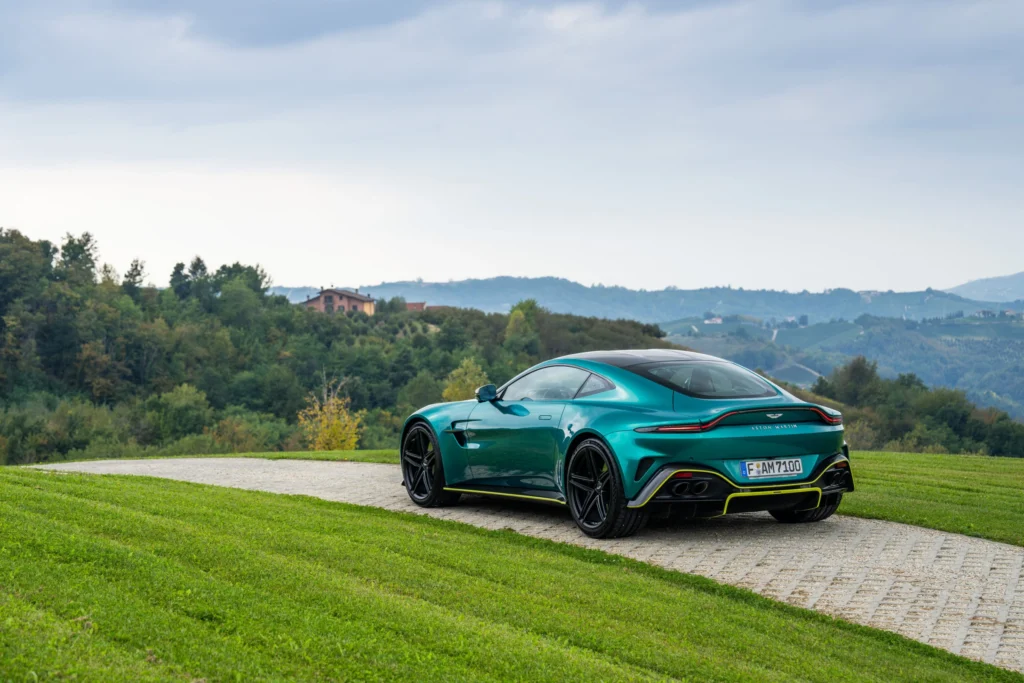 Aston Martin Vantage, agresividad y armonía en sintonía 