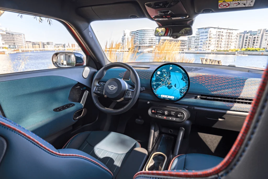 Interior de Mini Aceman