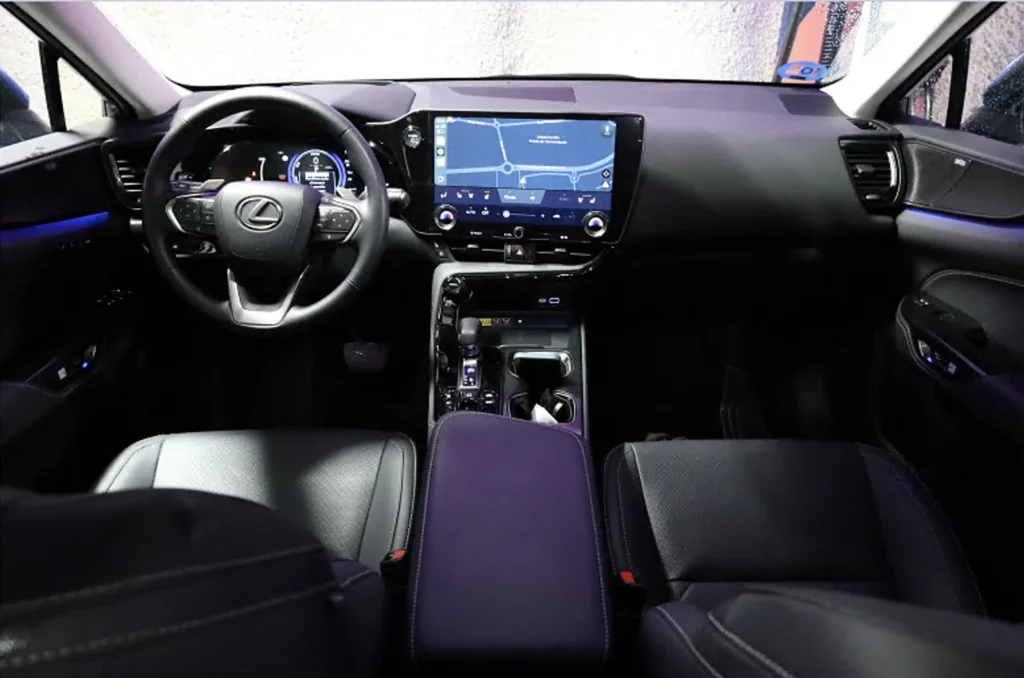 Interior Lexus NX 350H