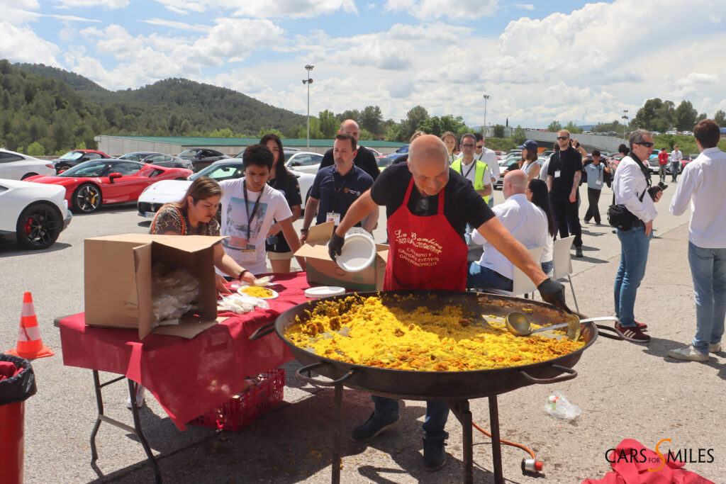 Paella colectiva de Catering La Bambina