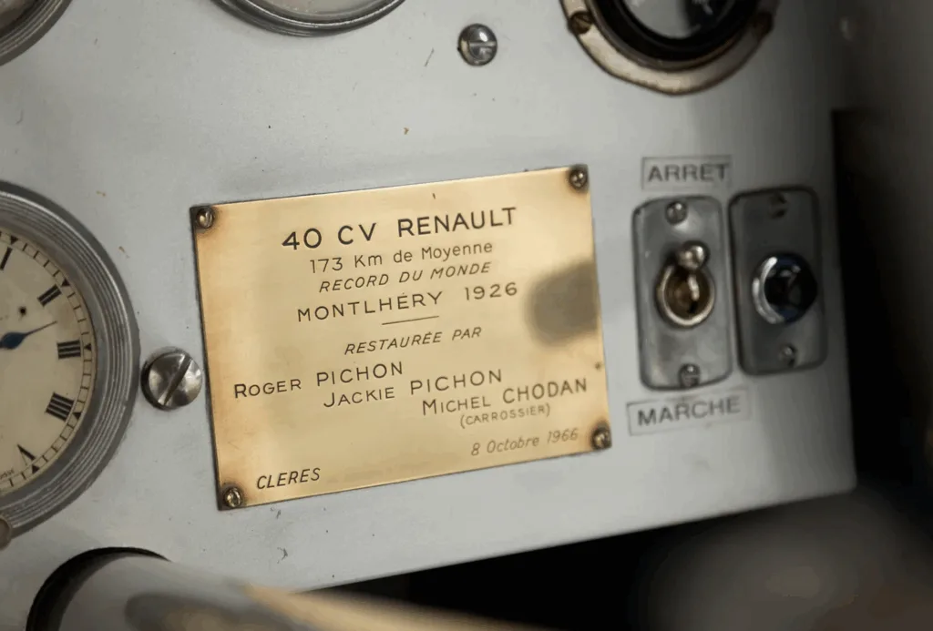 Placa Conmemorativa del Renault 40cv