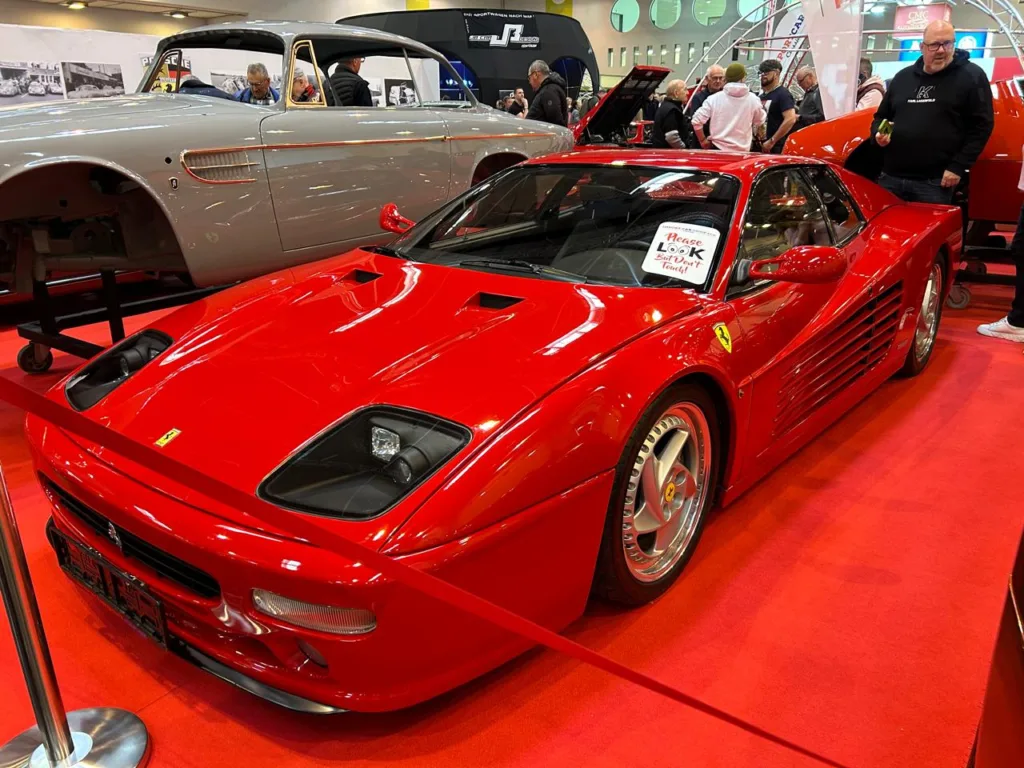 Ferrari F512 M en la feria de Essen 2025