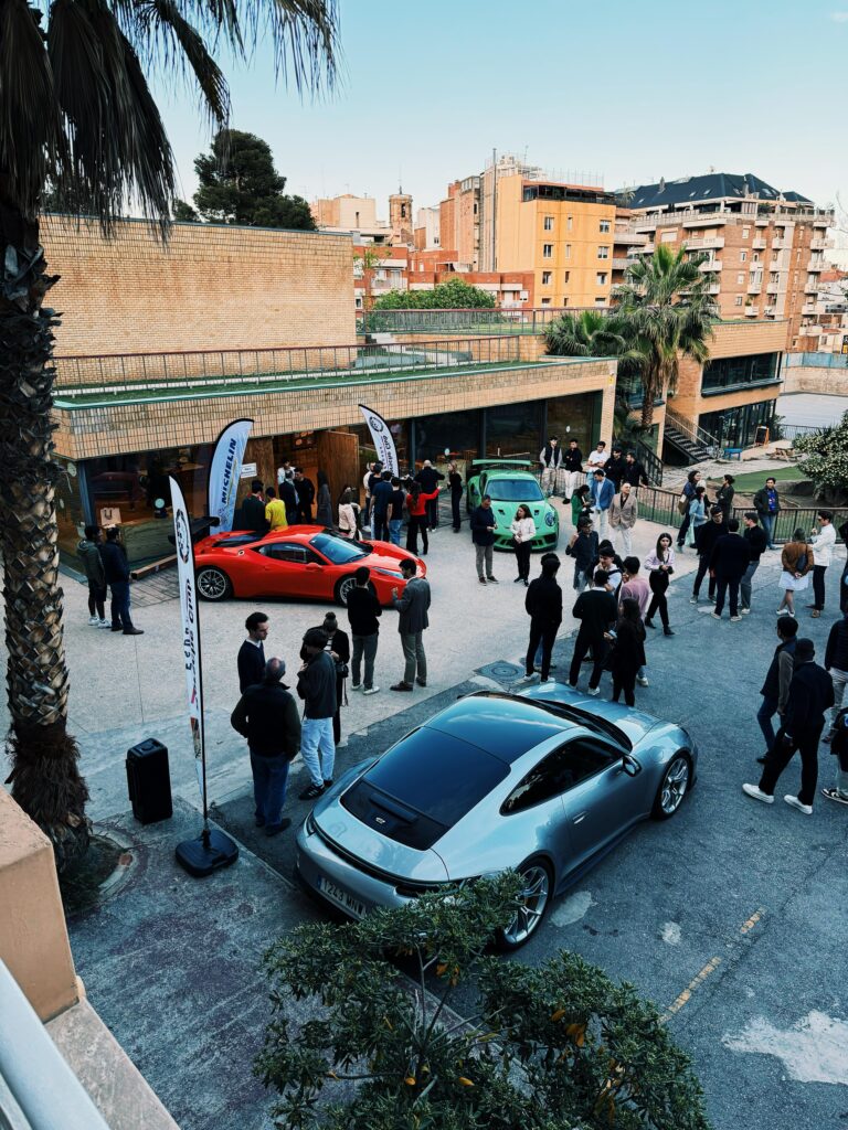 Más de 200 personas disfrutraron de una tarde apasionante en Barcelona con Esade Motor y Club Porsche