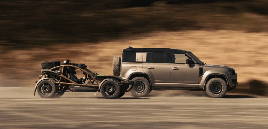 Defender OCTA // Ariel Nomad 2.