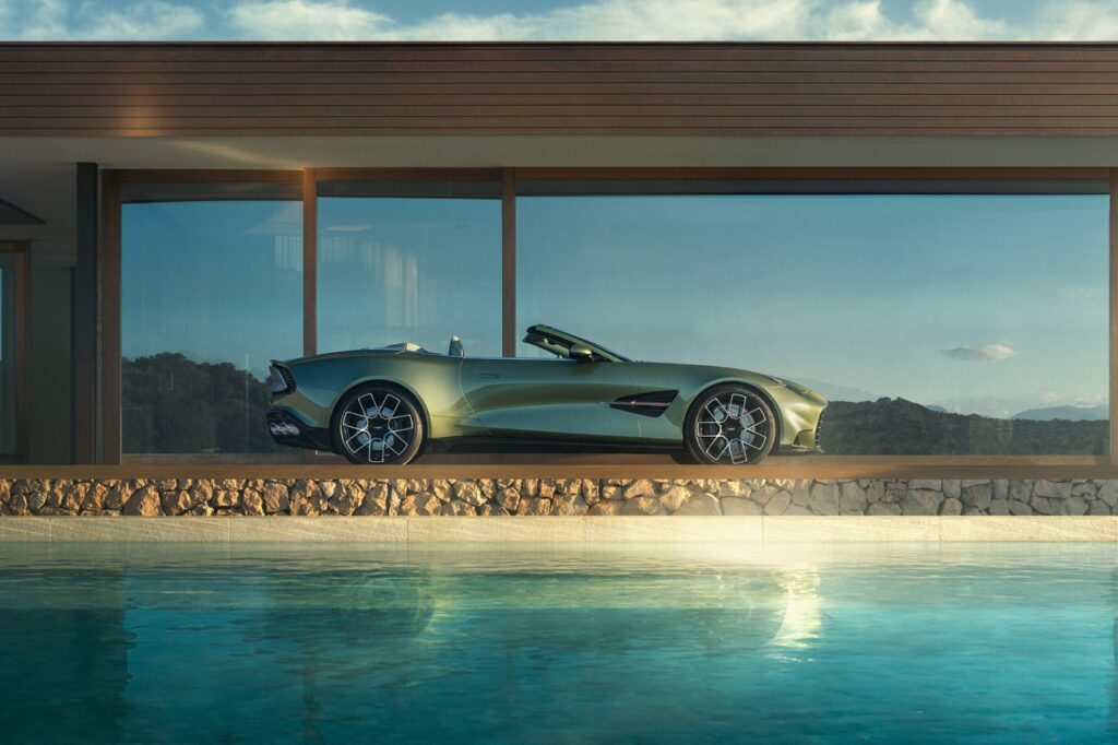Aston Martin Vanquish Volante