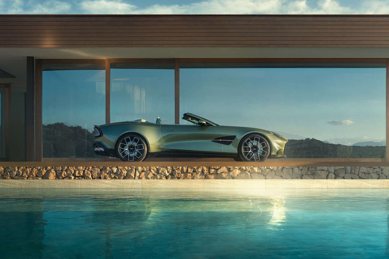 Aston Martin Vanquish Volante