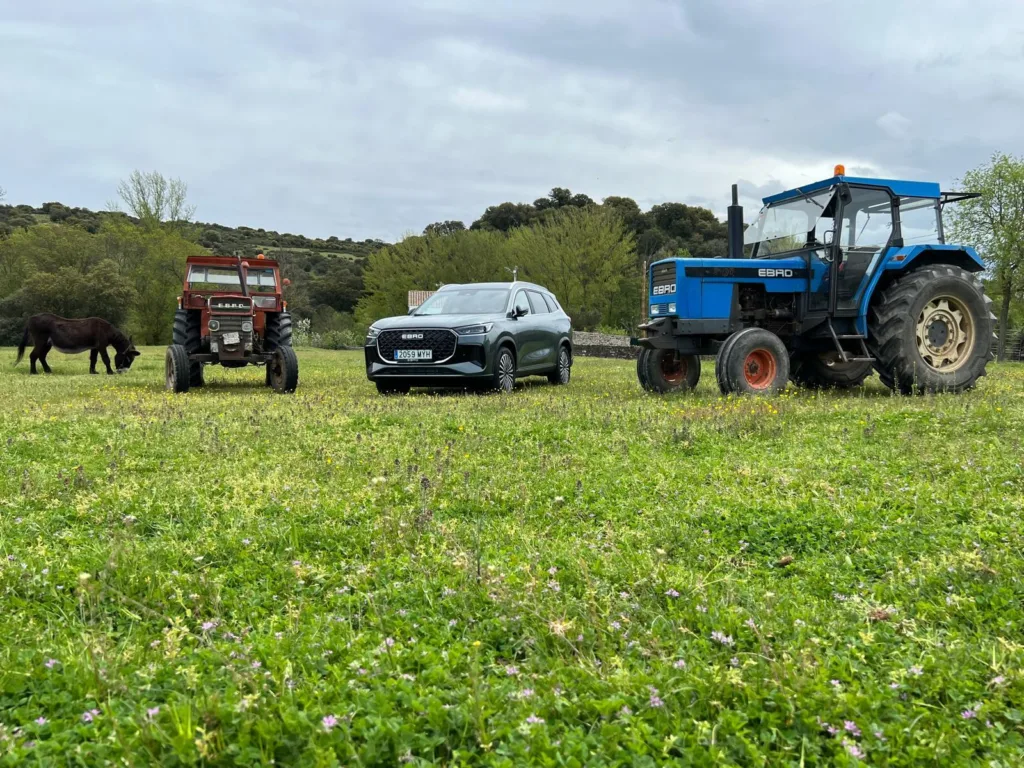 Coches y tractores EBRO