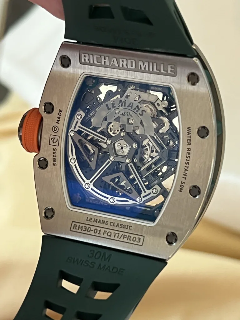 RM 30-01 por detrás