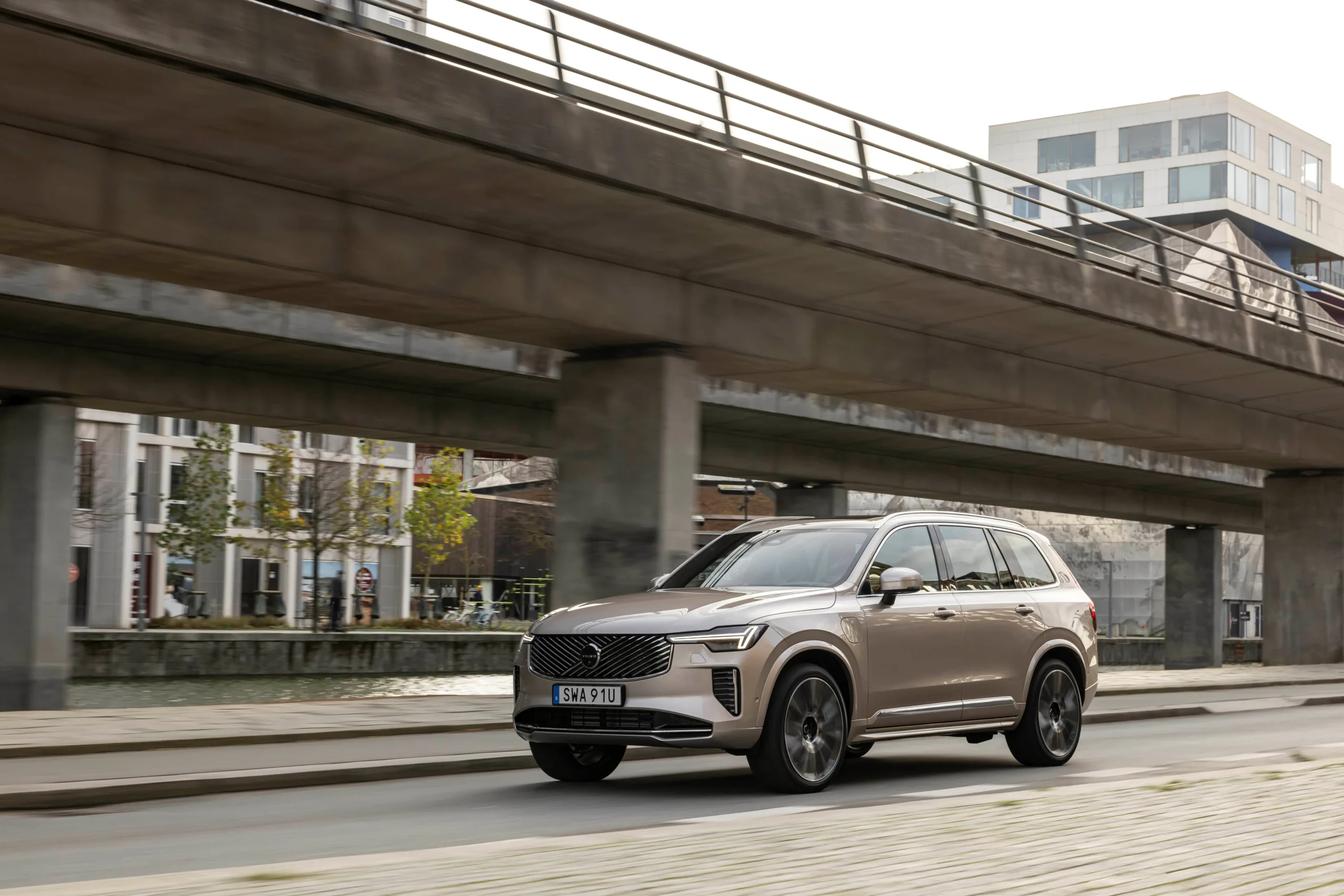 Volvo alcanza el millón de híbridos enchufables