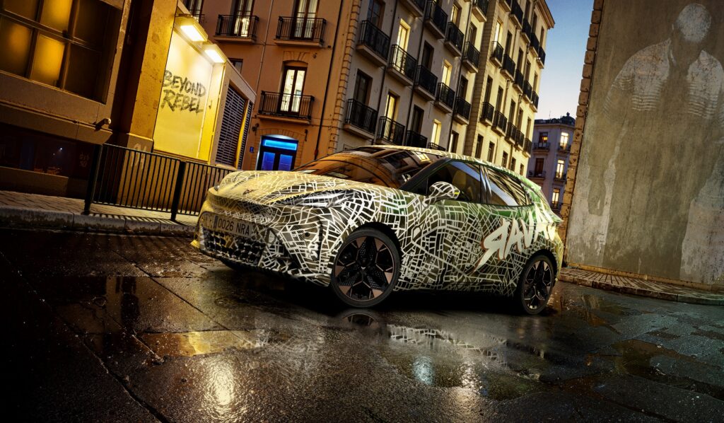 Cupra Raval camuflado