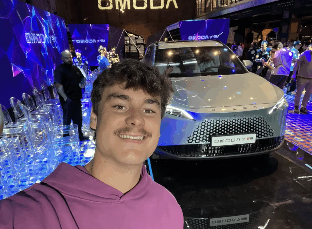 Asistimos al evento de presentación del Omoda 7 SHS.