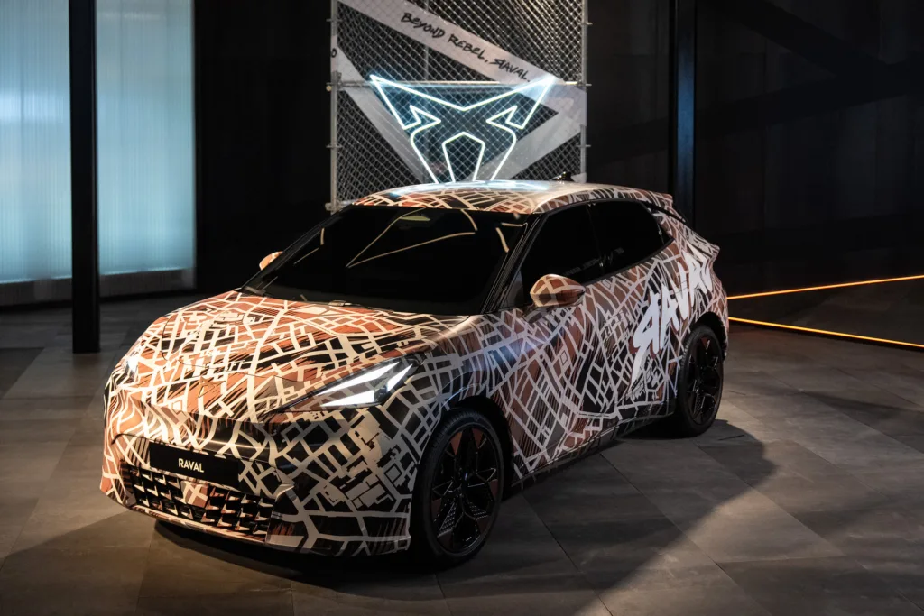 Cupra Raval camuflado