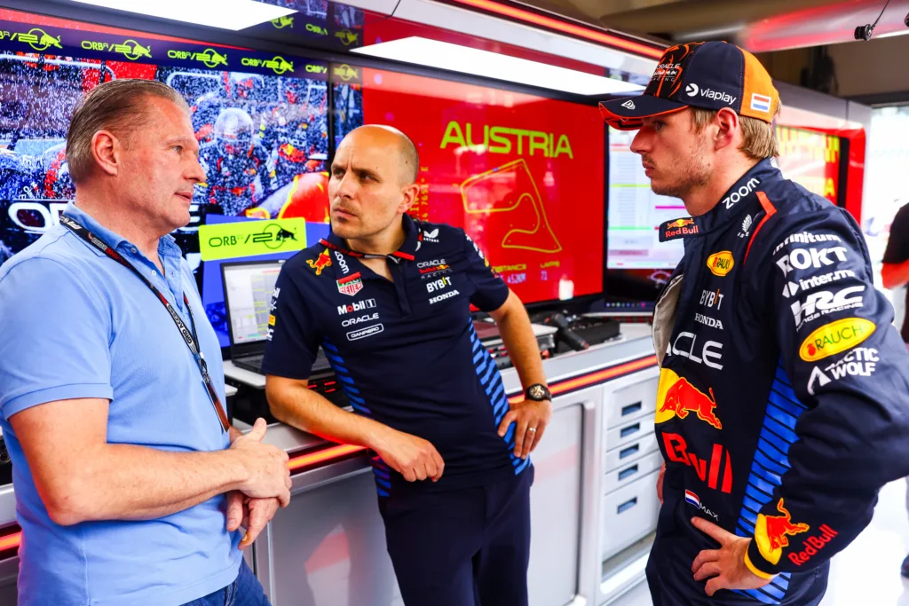  Gianpiero Lambiase y Max Verstappen