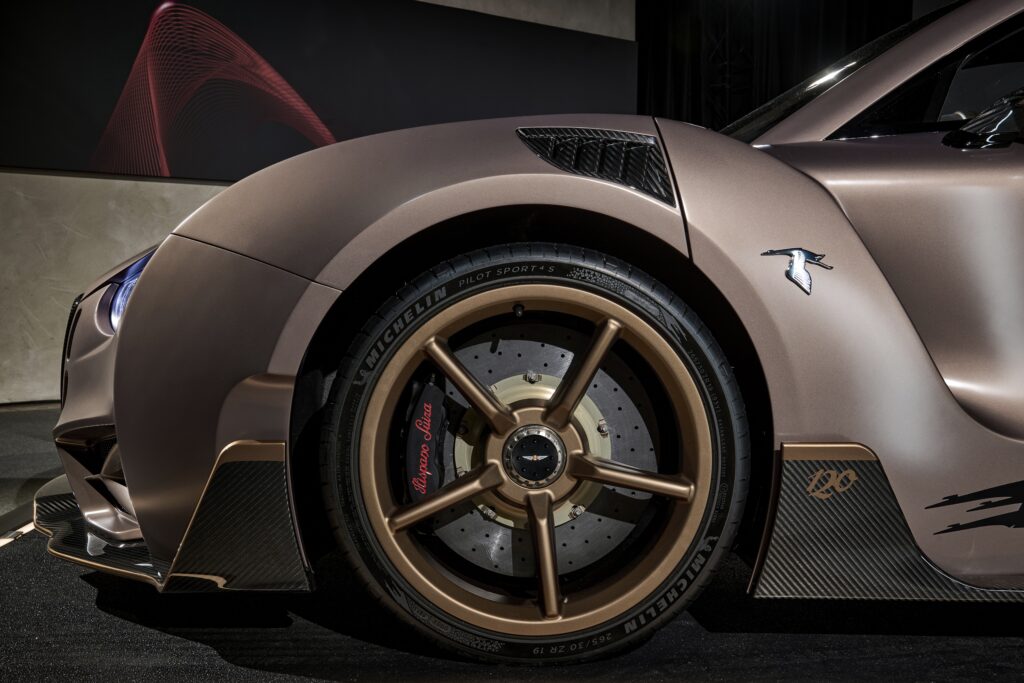 Hispano Suiza Carmen Sagrera con neumático Michelin