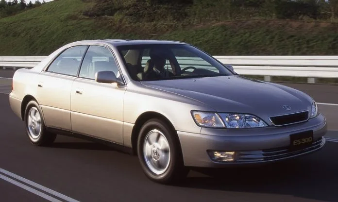 Lexus ES 300 third