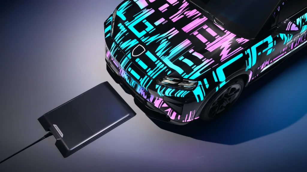 Porsche Cayenne Electric placa de carga