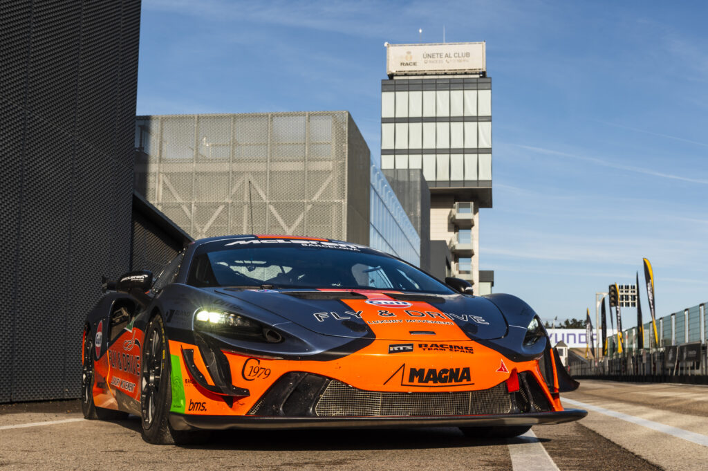 McLaren Artura GT4