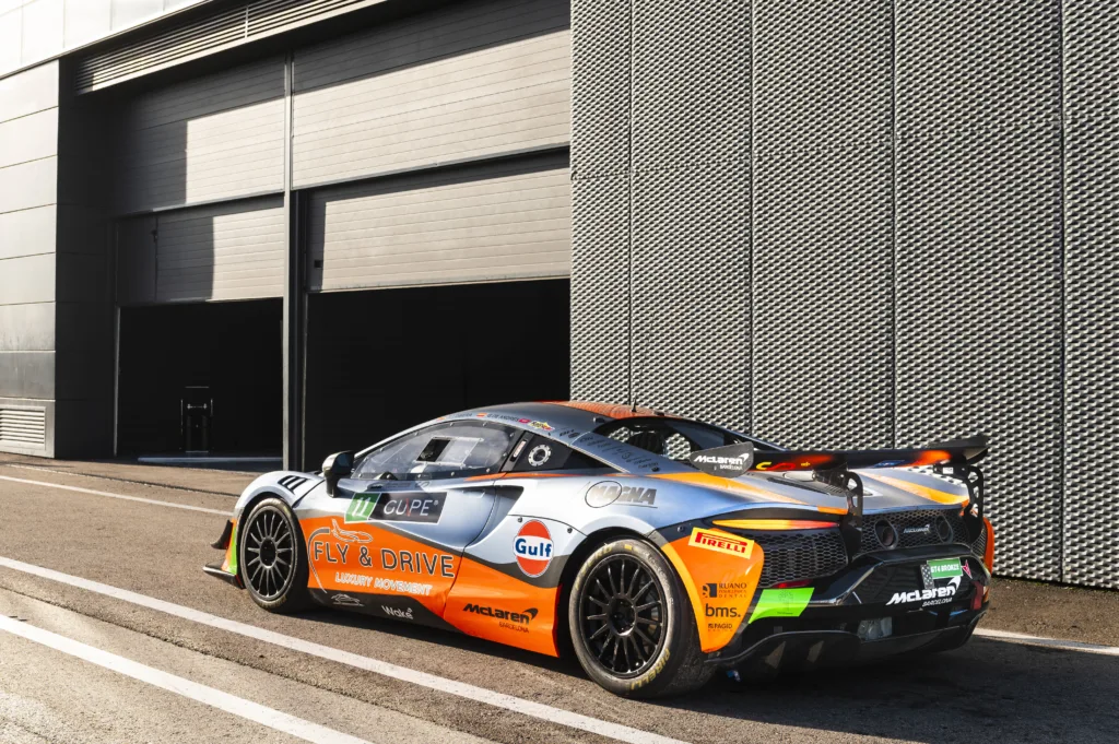 McLaren Artura GT4
