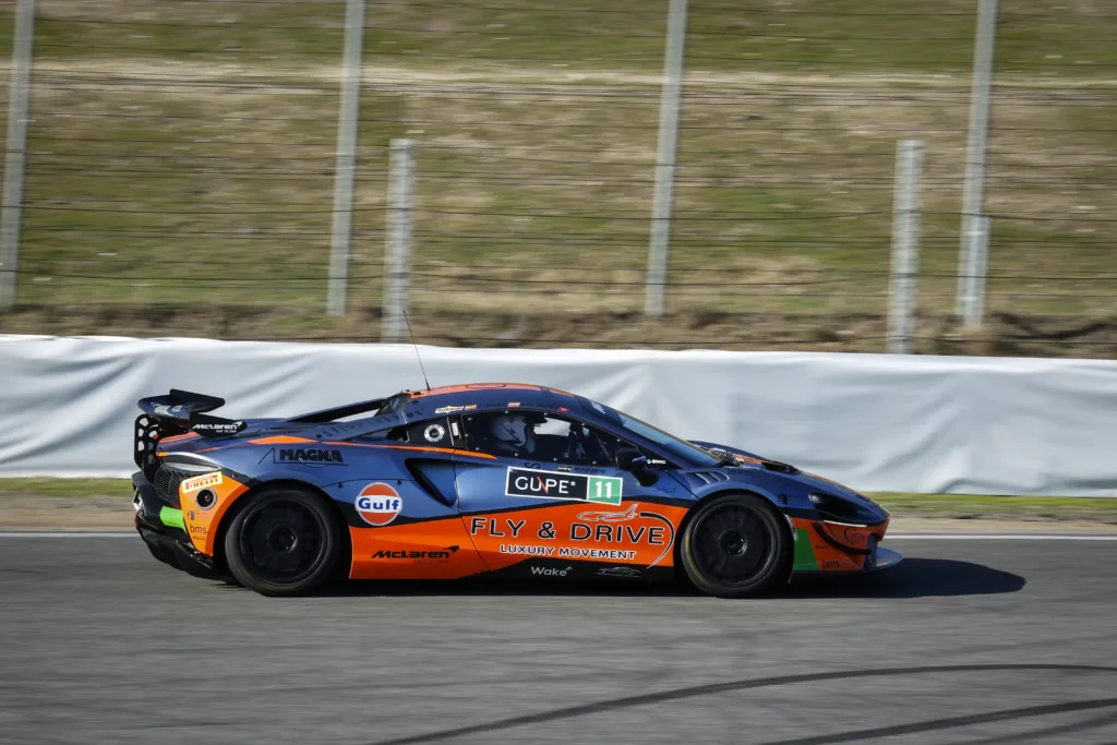 McLaren Artura GT4