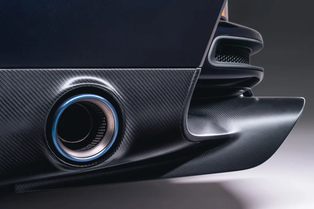 Singer Sorcerer Detalle