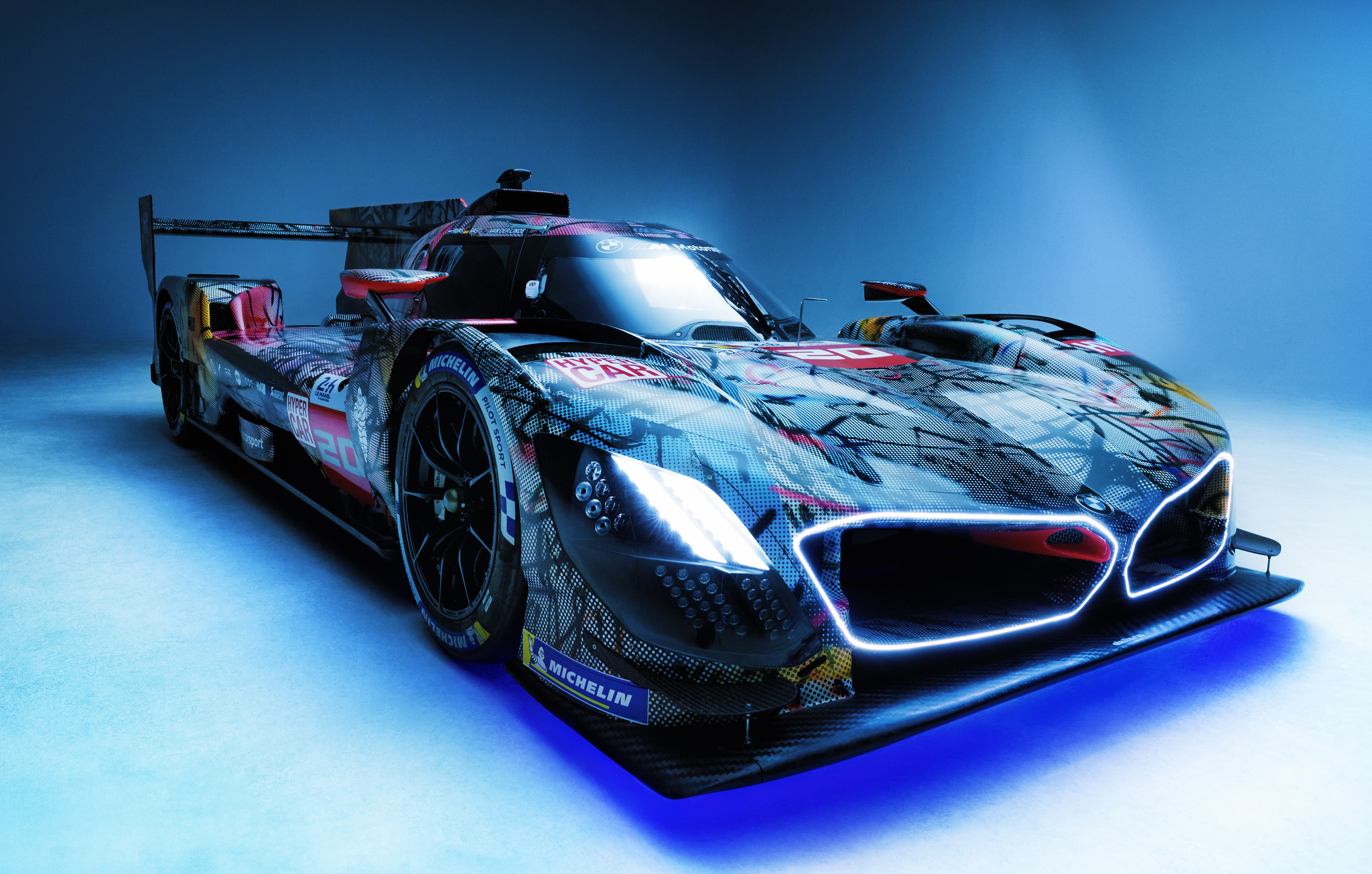 BMW M Hybrid V8 Julie Mehretu