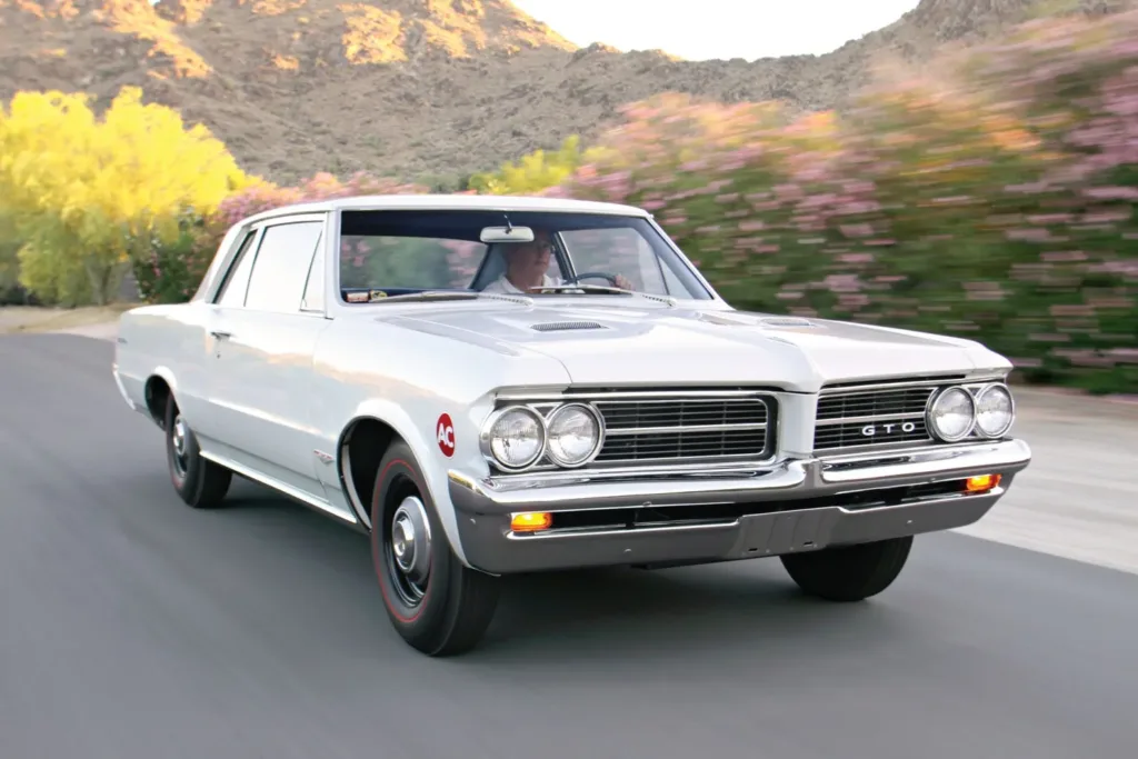 Bad Bunny y su garaje: del Grammy al asfalto