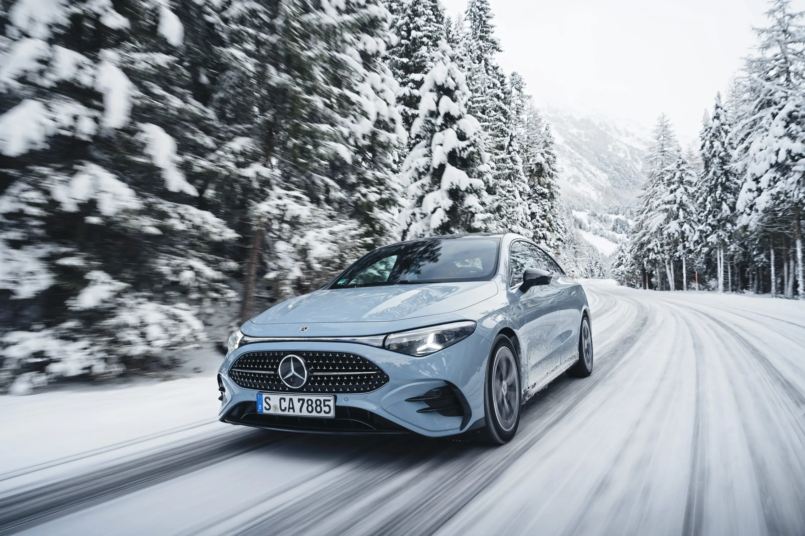 Mercedes-Benz CLA Hybrid: la berlina compacta premium que no teme al cambio climático