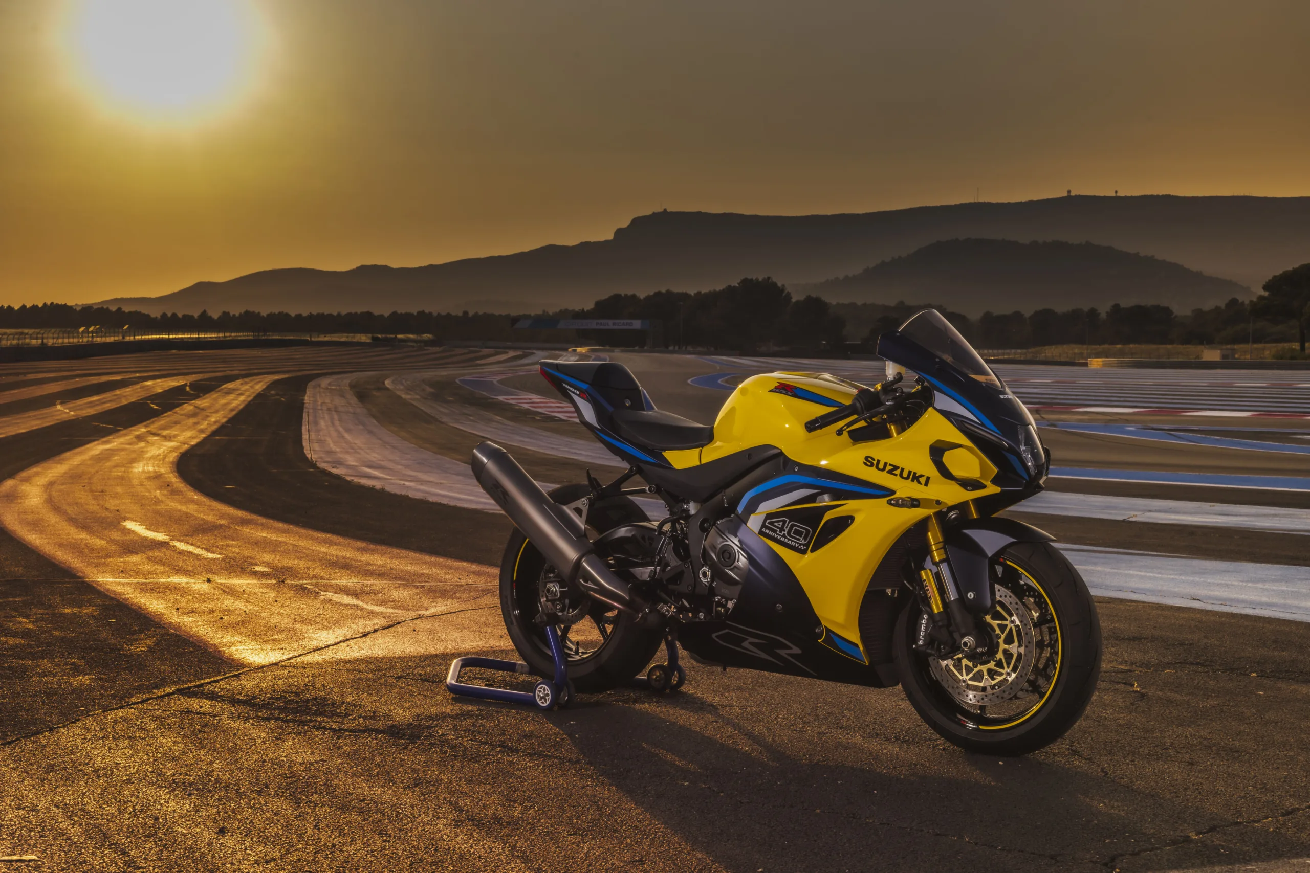 Suzuki GSX-R1000R: 40 años de deportividad