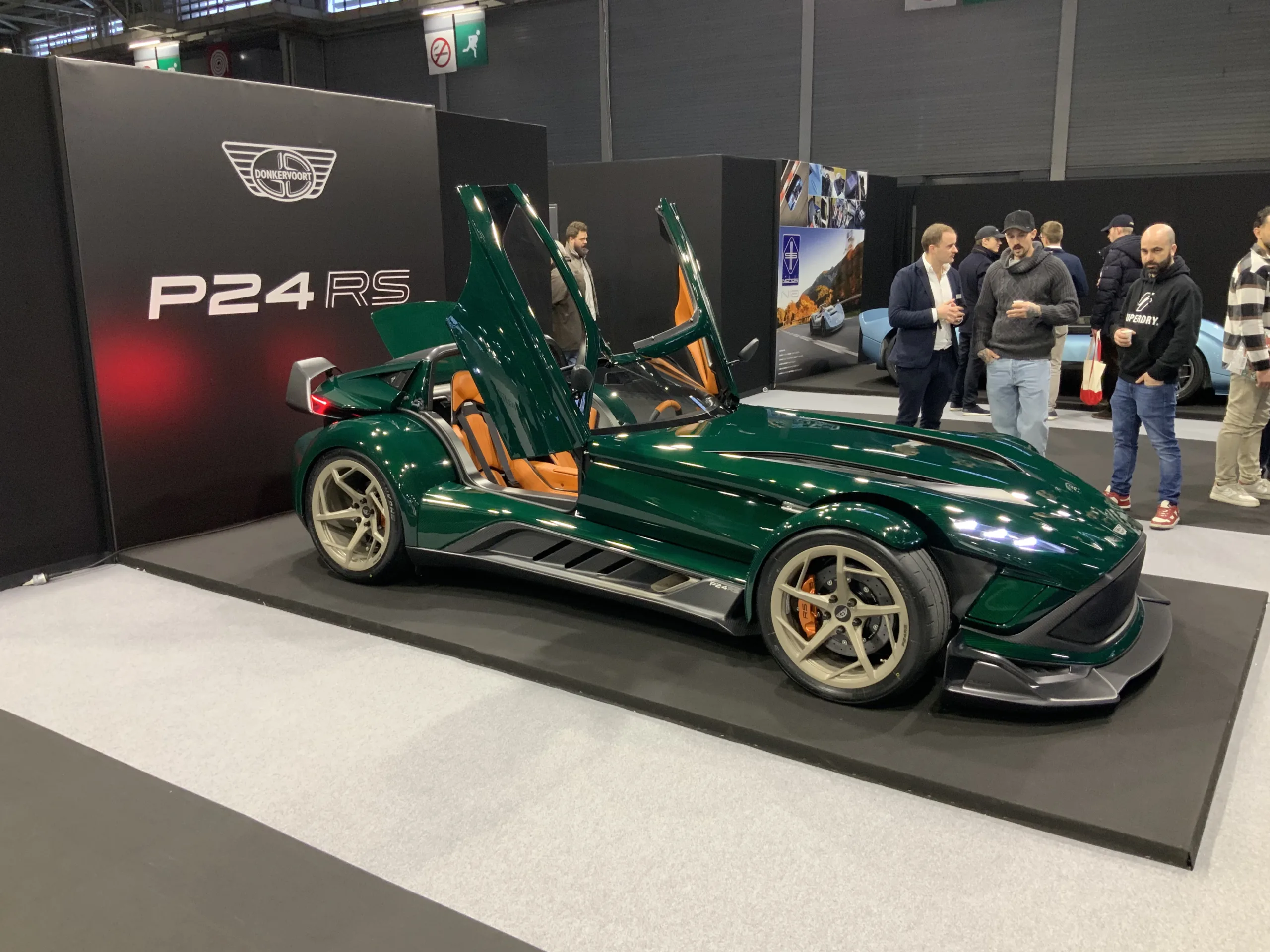 Ultimate Supercar Garage: el nuevo espacio para superdeportivos en Rétromobile