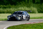 El BMW M3 Touring 24H de competición camuflado con comentarios de redes sociales en el Nordschleife
