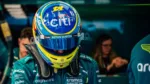 Fernando Alonso bajando de su Aston Martin 2026 tras una sesión de test