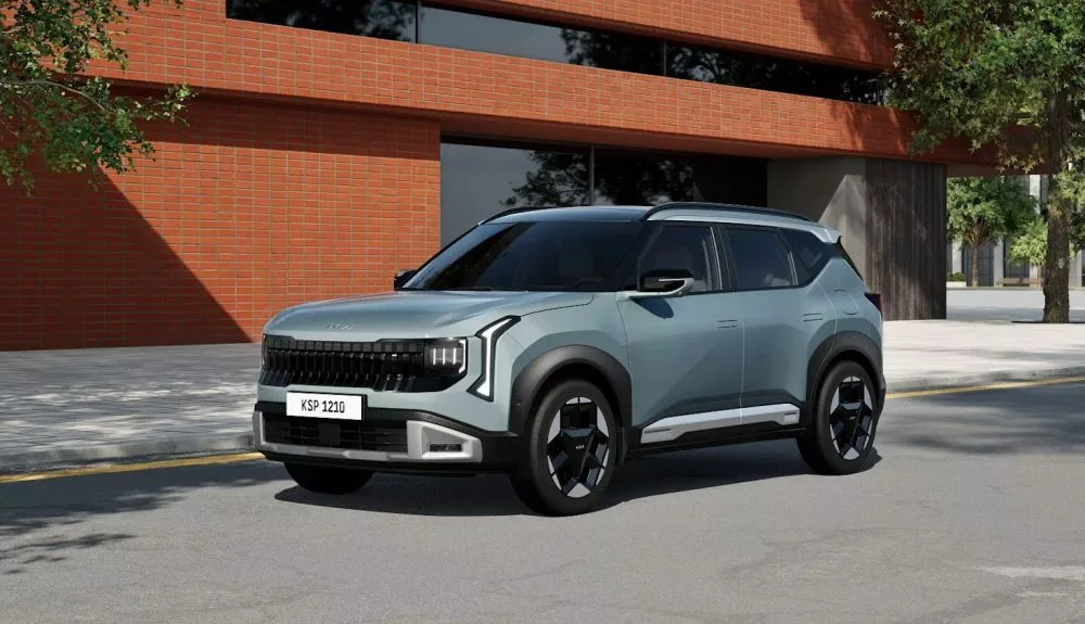 Parte posterior del Kia Seltos con pilotos LED verticales inspirados en el Kia EV5 totalmente eléctrico