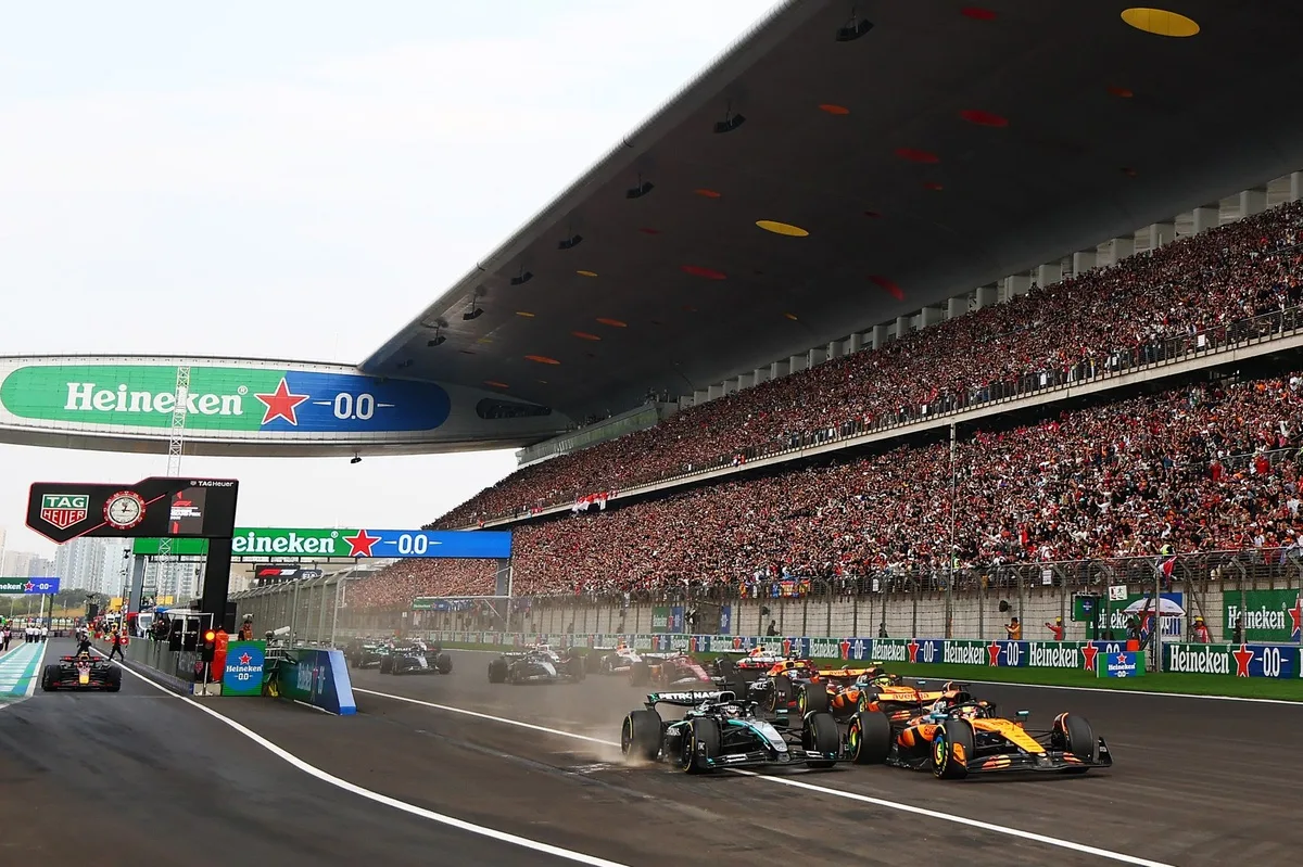 Mercedes busca el golpe de gracia en el primer Sprint de la nueva era del GP de China