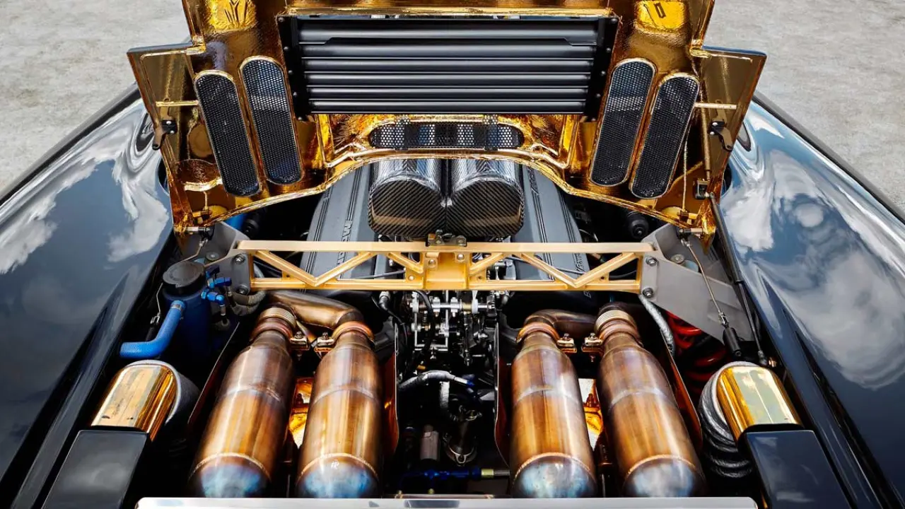 El último rugido contra el silencio: V12 vs eléctrico