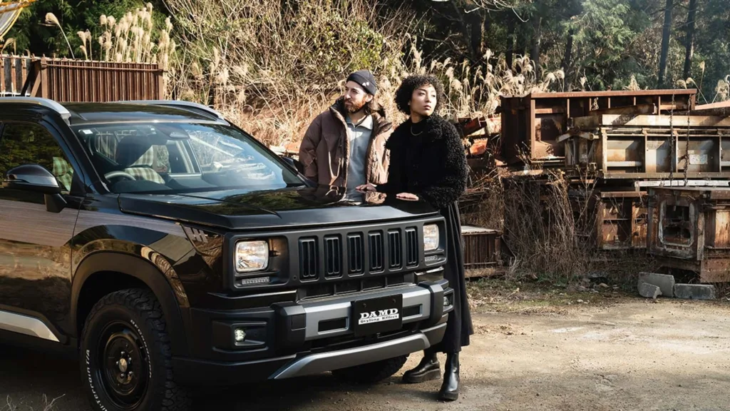 El Honda WR-V transformado por DAMD con estética de Jeep Cherokee noventero, mostrando la parrilla de siete lamas y faros cuadrados