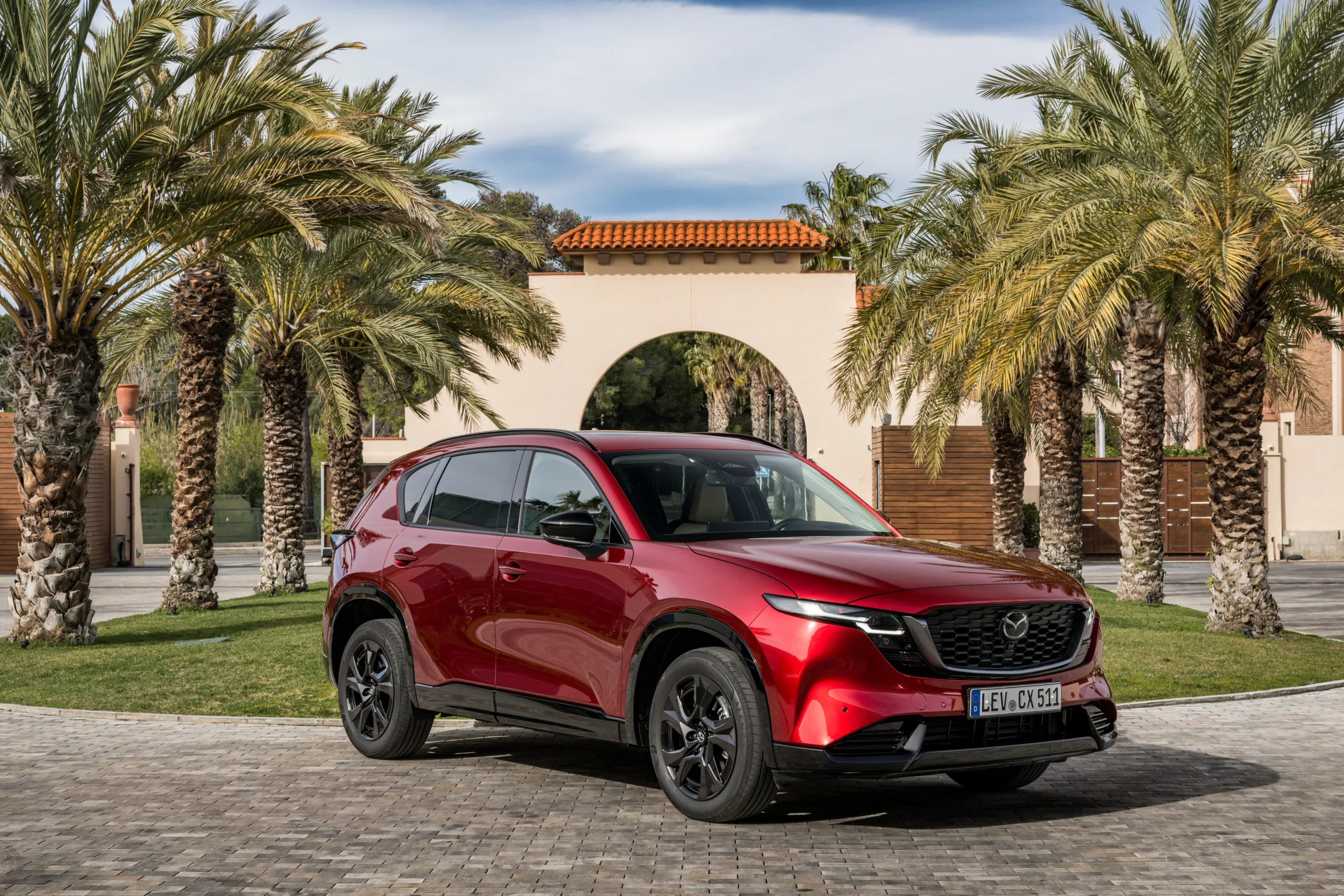 Nuevo Mazda CX-5 2025: más espacio, tecnología avanzada y un motor eficiente para el futuro