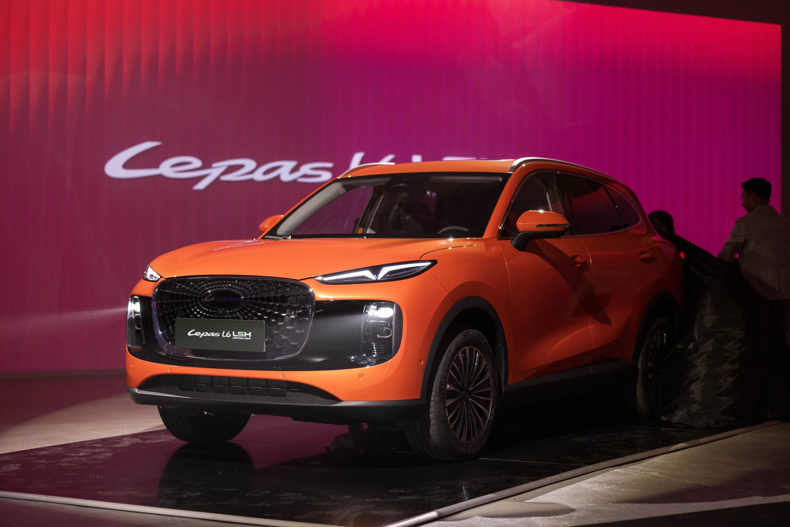 Lepas desembarca en Europa con su filosofía “Leopard Aesthetics” y el nuevo L6 electrificado
