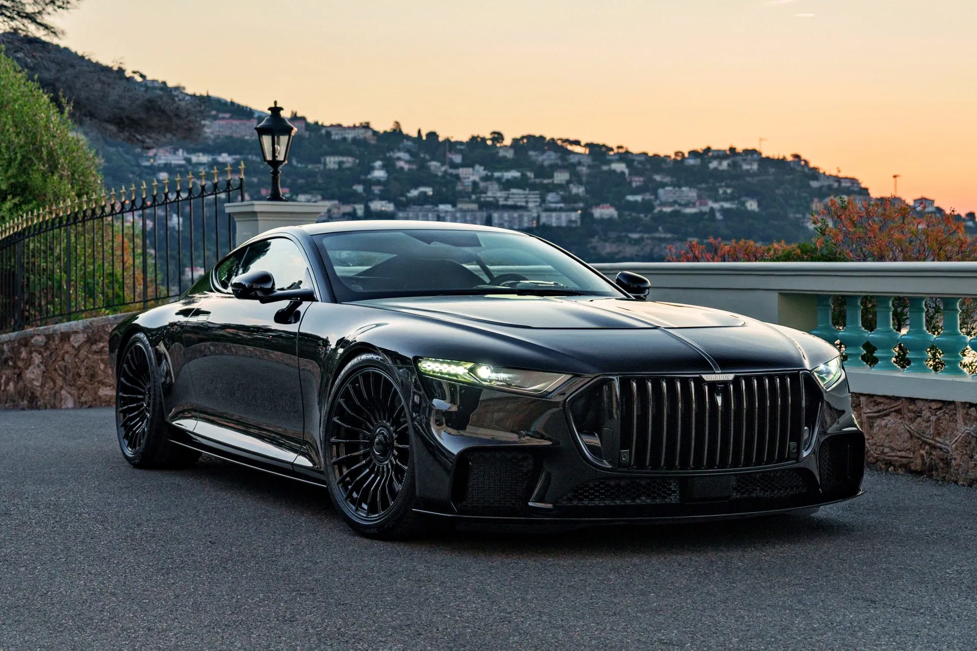 BRABUS Bodo: un V12 alemán vestido de oscuridad BRABUS Bodo: un V12 alemán vestido de oscuridad