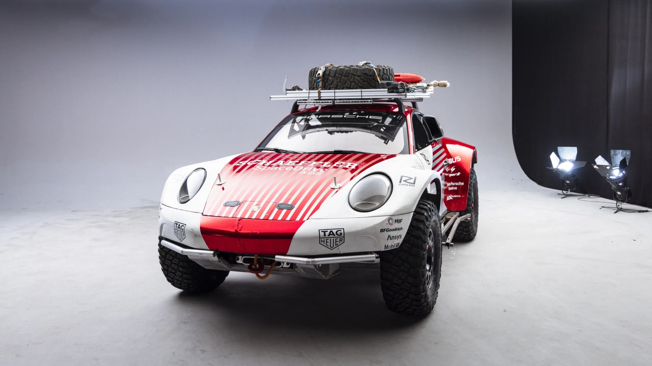 El Museo Porsche expone el 911 que conquistó un volcán