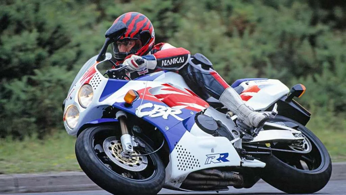 Honda CBR900RR FireBlade (1992)