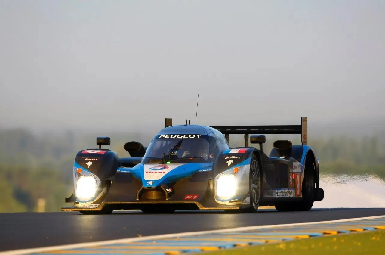 Antes del 9X8 hubo un Peugeot expulsado de Le Mans por un parabrisas roto