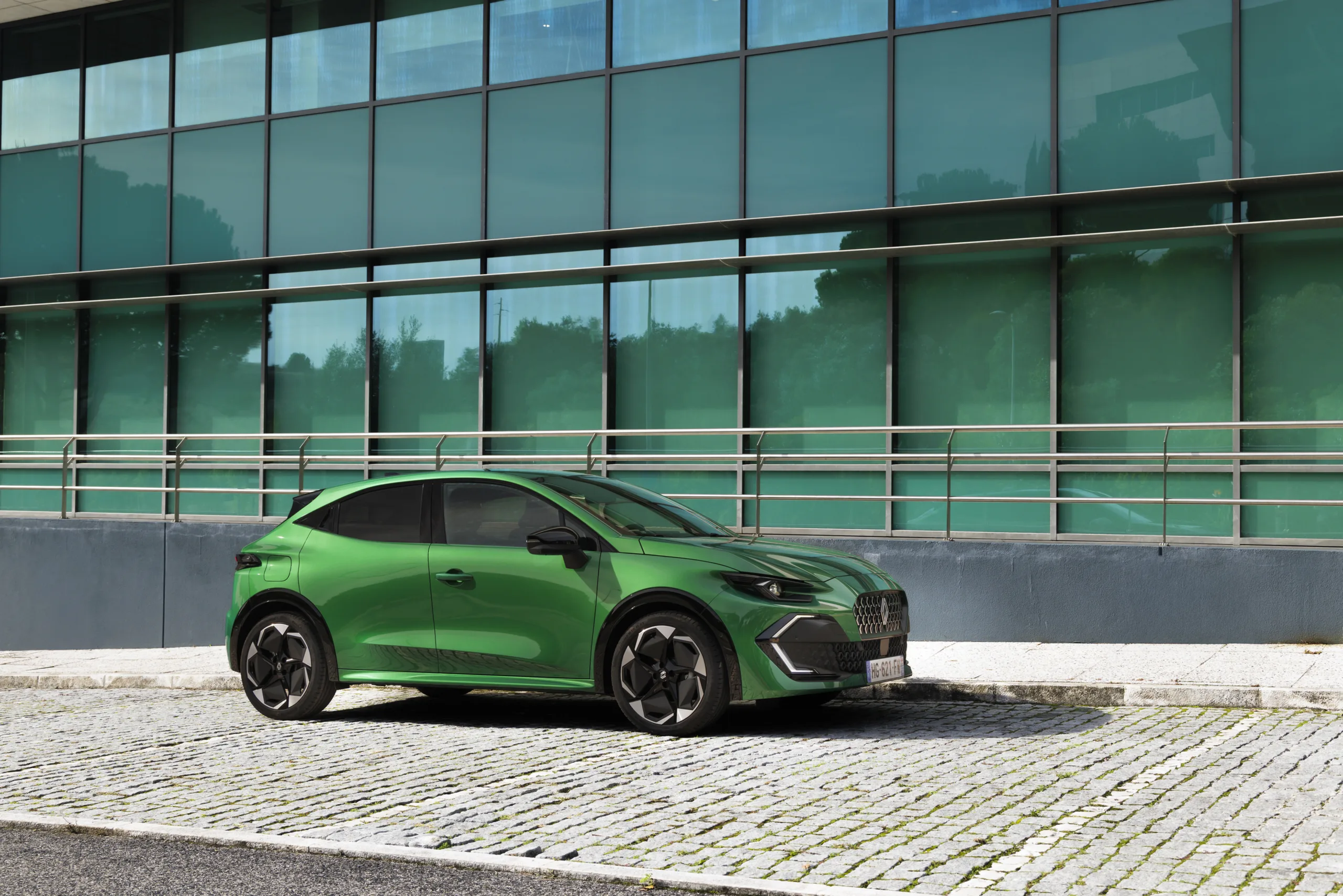 Mientras todos hablan de eléctricos, Renault apuesta por 1.450 kilómetros de autonomía Mientras todos hablan de eléctricos, Renault apuesta por 1.450 kilómetros de autonomía