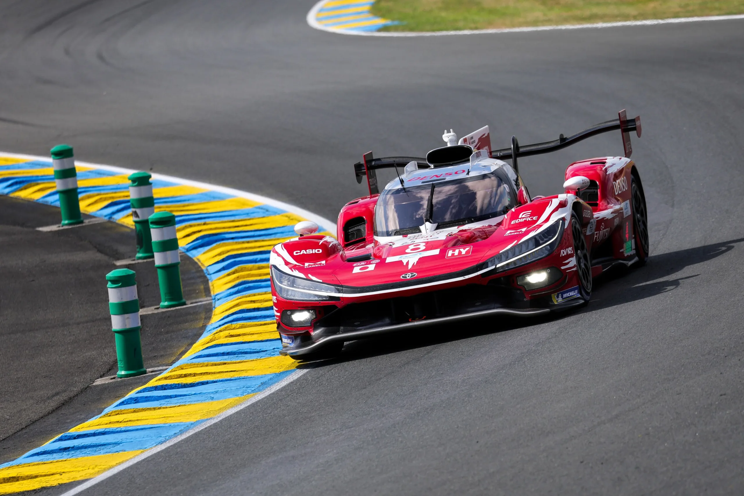 Toyota arranca Le Mans entre los más rápidos pese a un contratiempo Toyota arranca Le Mans entre los más rápidos pese a un contratiempo