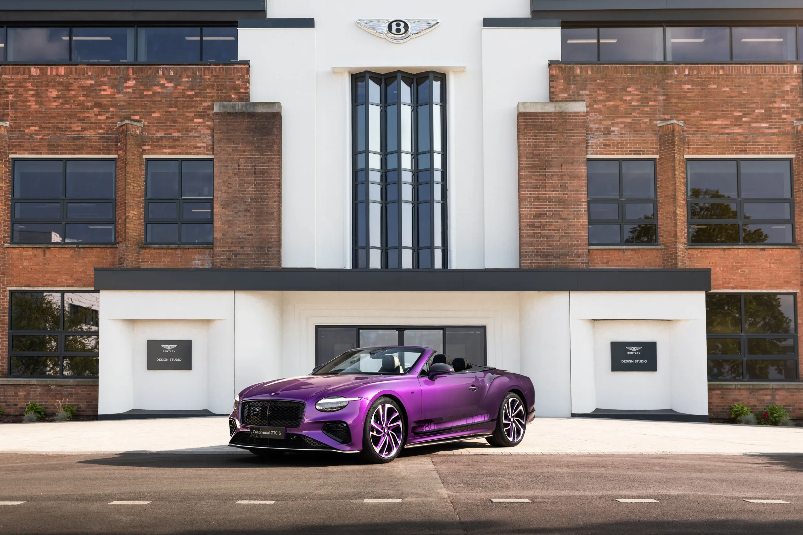 Bentley celebra 80 años de producción en Crewe