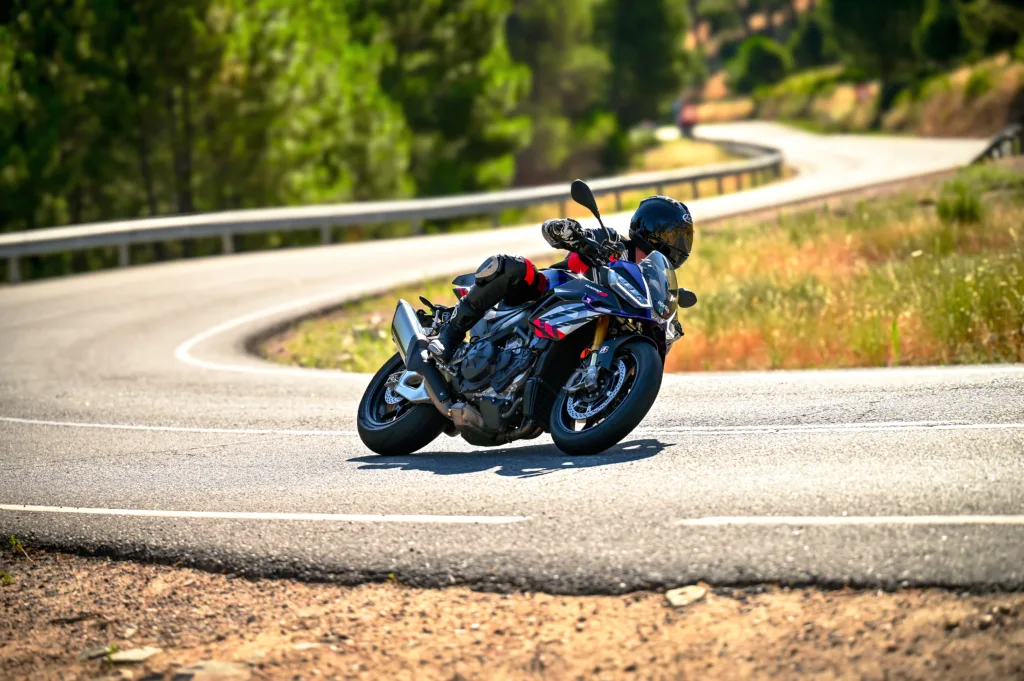 Aprilia Tuono V4 Factory.