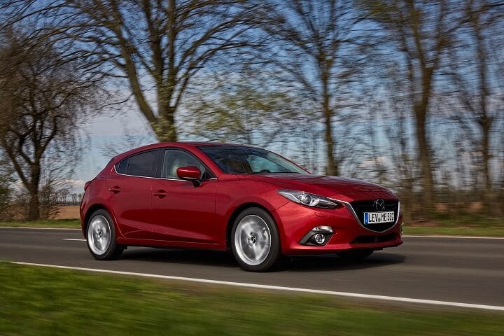 Mazda 3 Sport Sedan y 5 puertas: Nuevo motor diésel 1.5 SKYACTIV