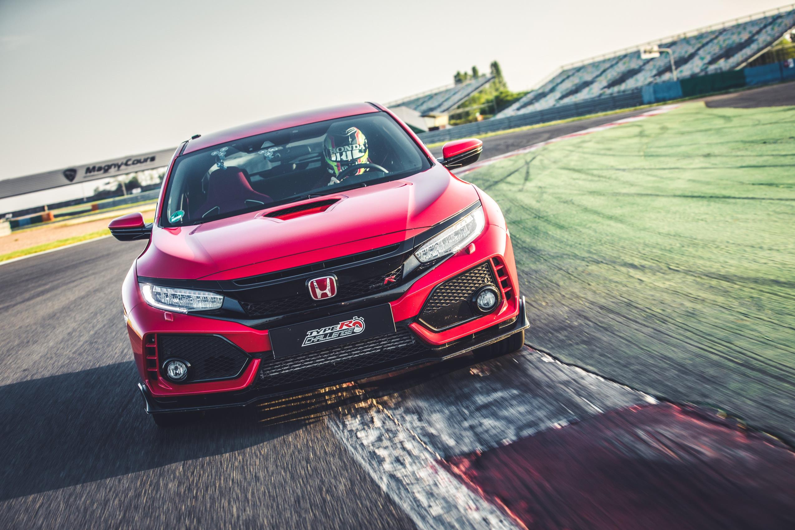 El Honda Civic Type R es el nuevo rey de tracción delantera en Magny-Cours