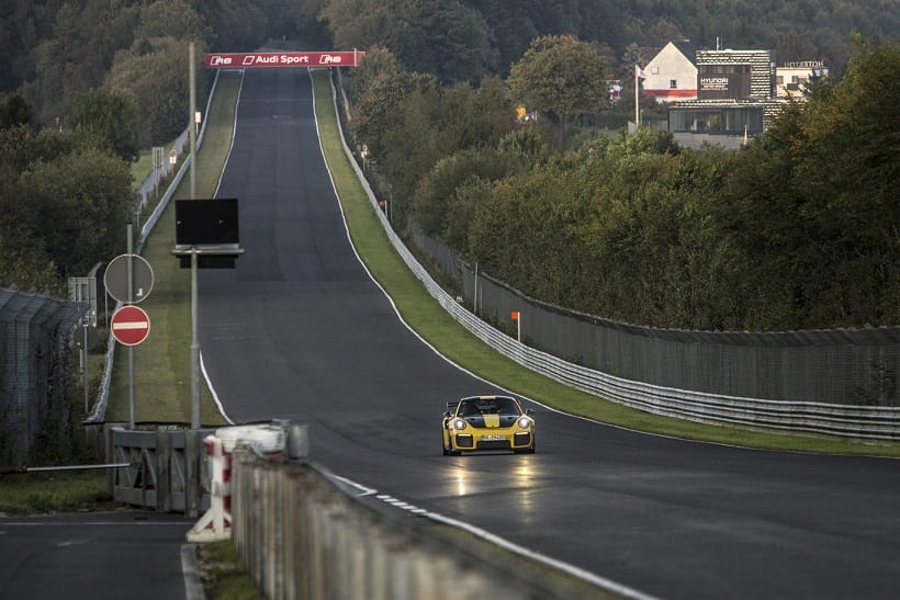 porsche-911-gt2-rs-2017-record